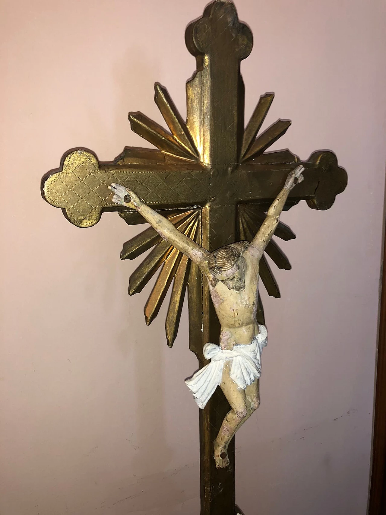 Carved, lacquered, gilded and painted wood crucifix 3