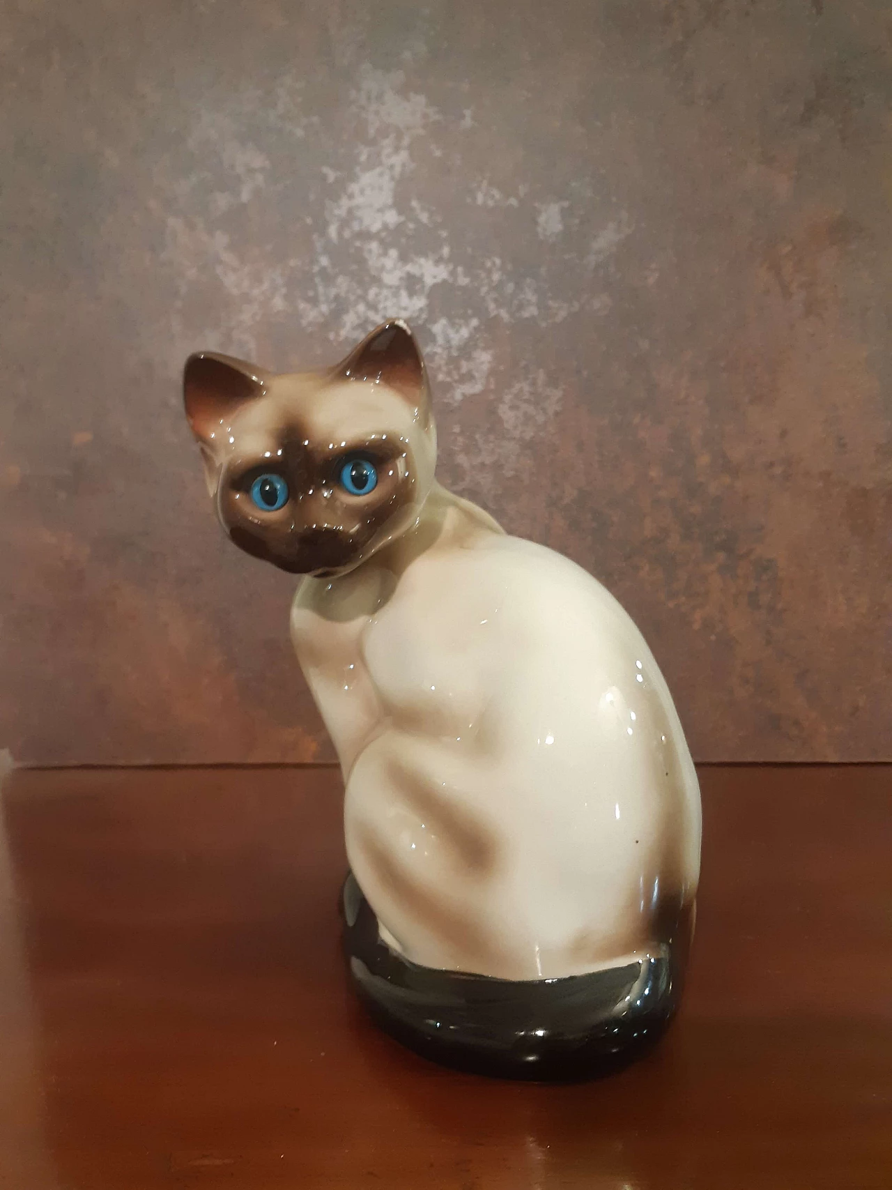 English porcelain sculpture of Siamese cat 4