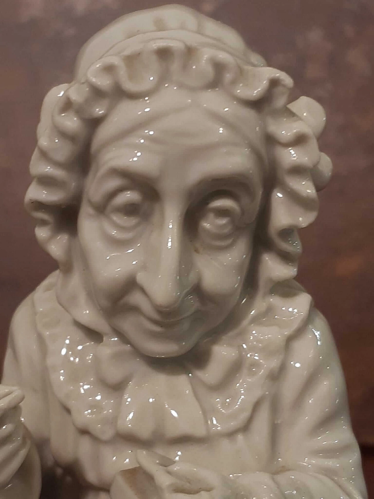 Capodimonte porcelain Caramogio old woman sculpture, early 20th century 2