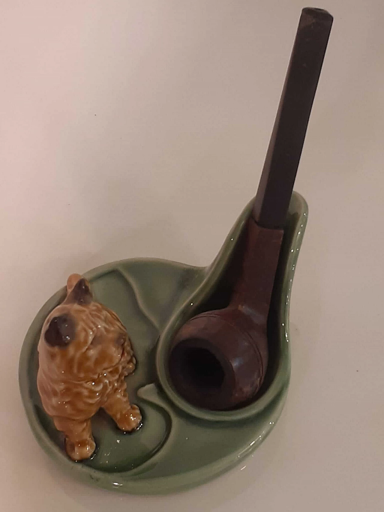 Dog pipe holder by Wade England, early 20th century 4