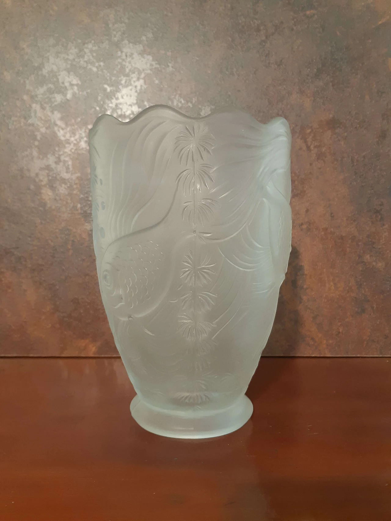 Satin-finished glass vase with relief fish decoration, 1930s 2