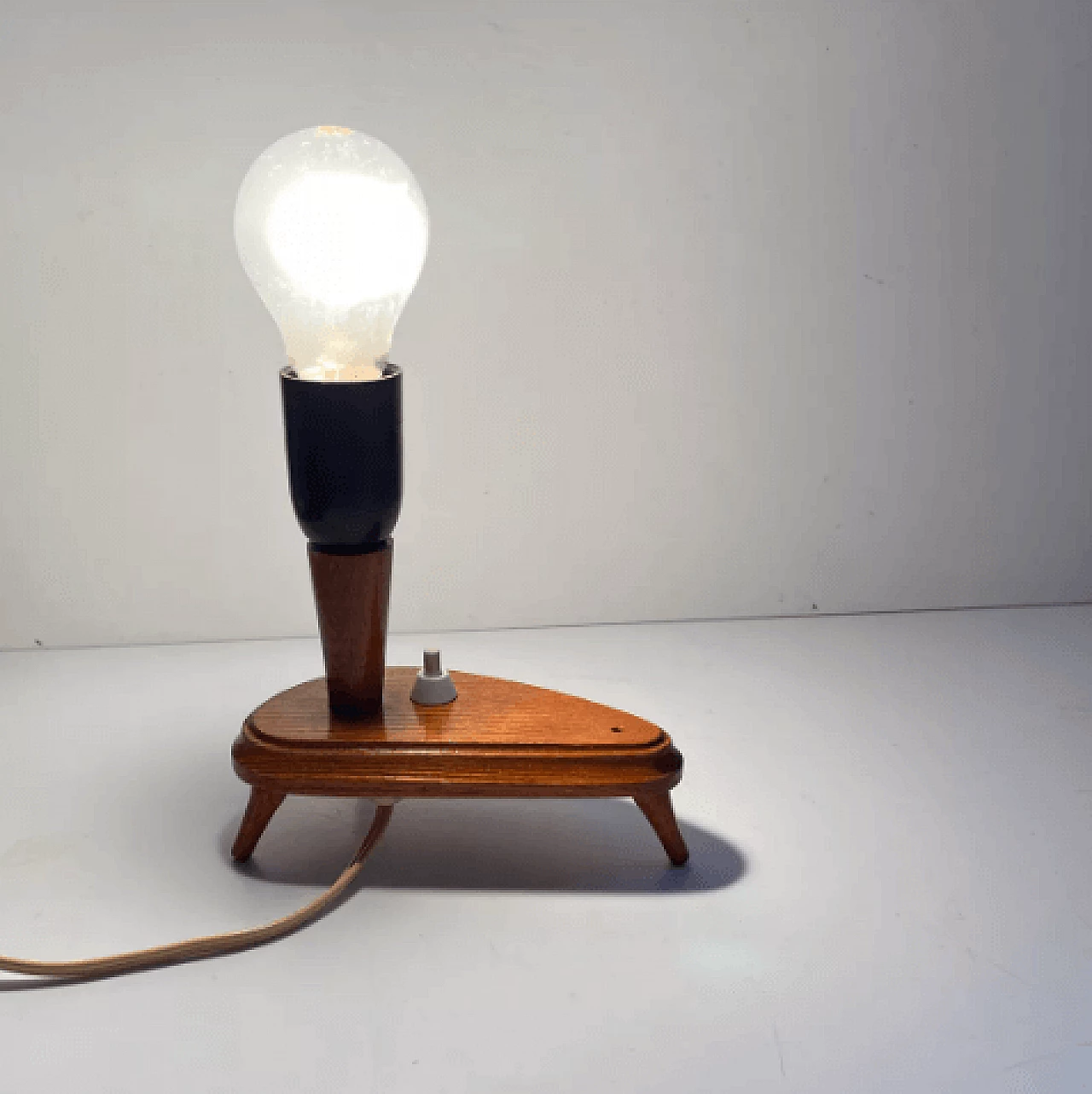 Beech and bakelite table lamp by Appelt Berlin, 1960s 3