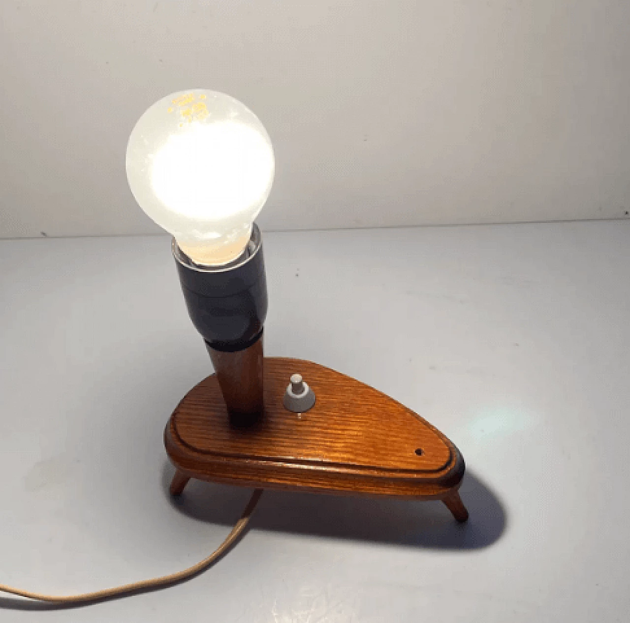 Beech and bakelite table lamp by Appelt Berlin, 1960s 4