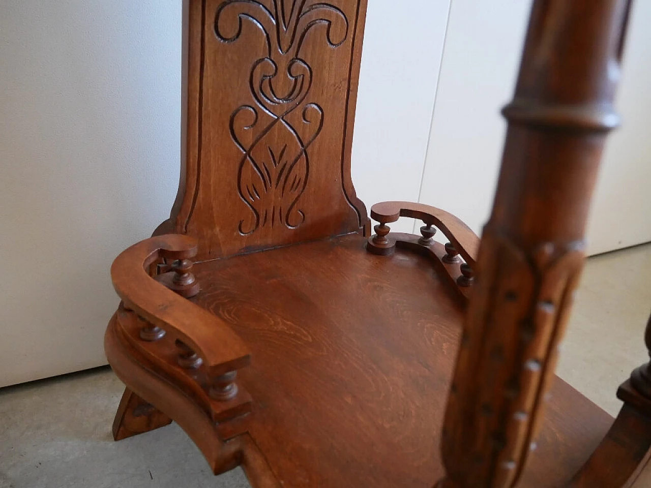 Solid beech vase holder with floral carvings, 1960s 8