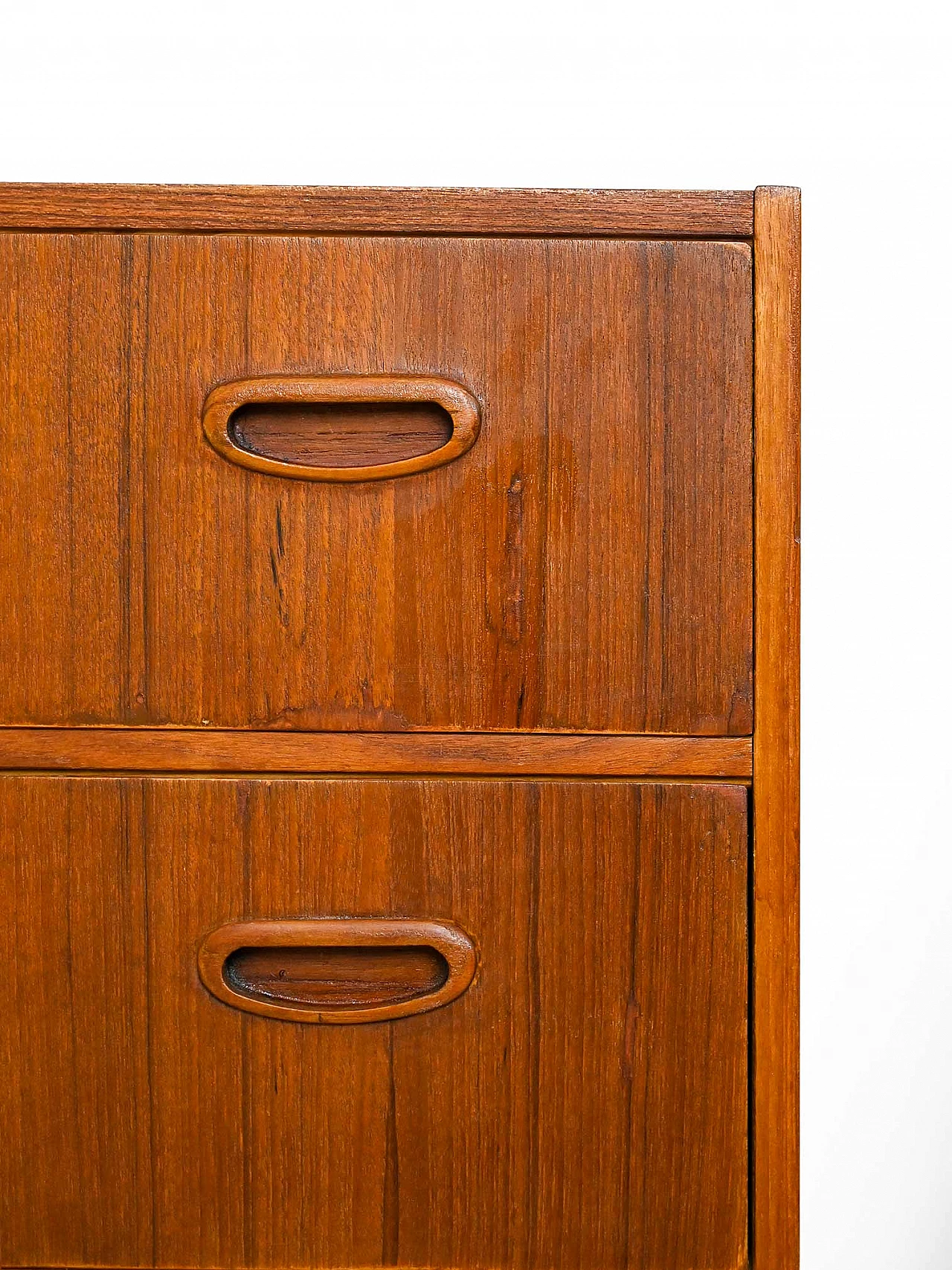 Teak chest of drawers with conical legs, 1960s 8