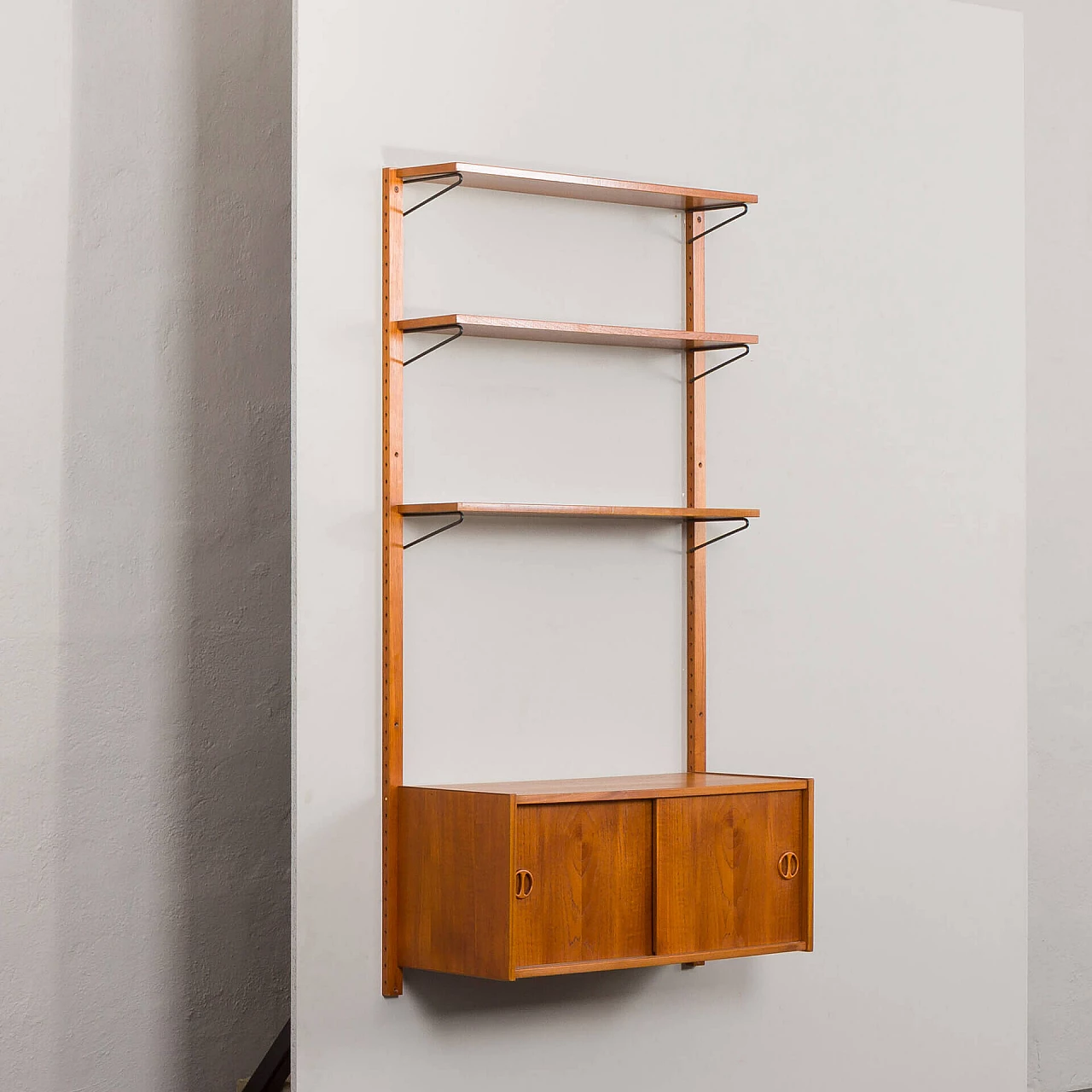 Teak hanging bookcase in the style of Cadovius and Sorensen, 1960s 3