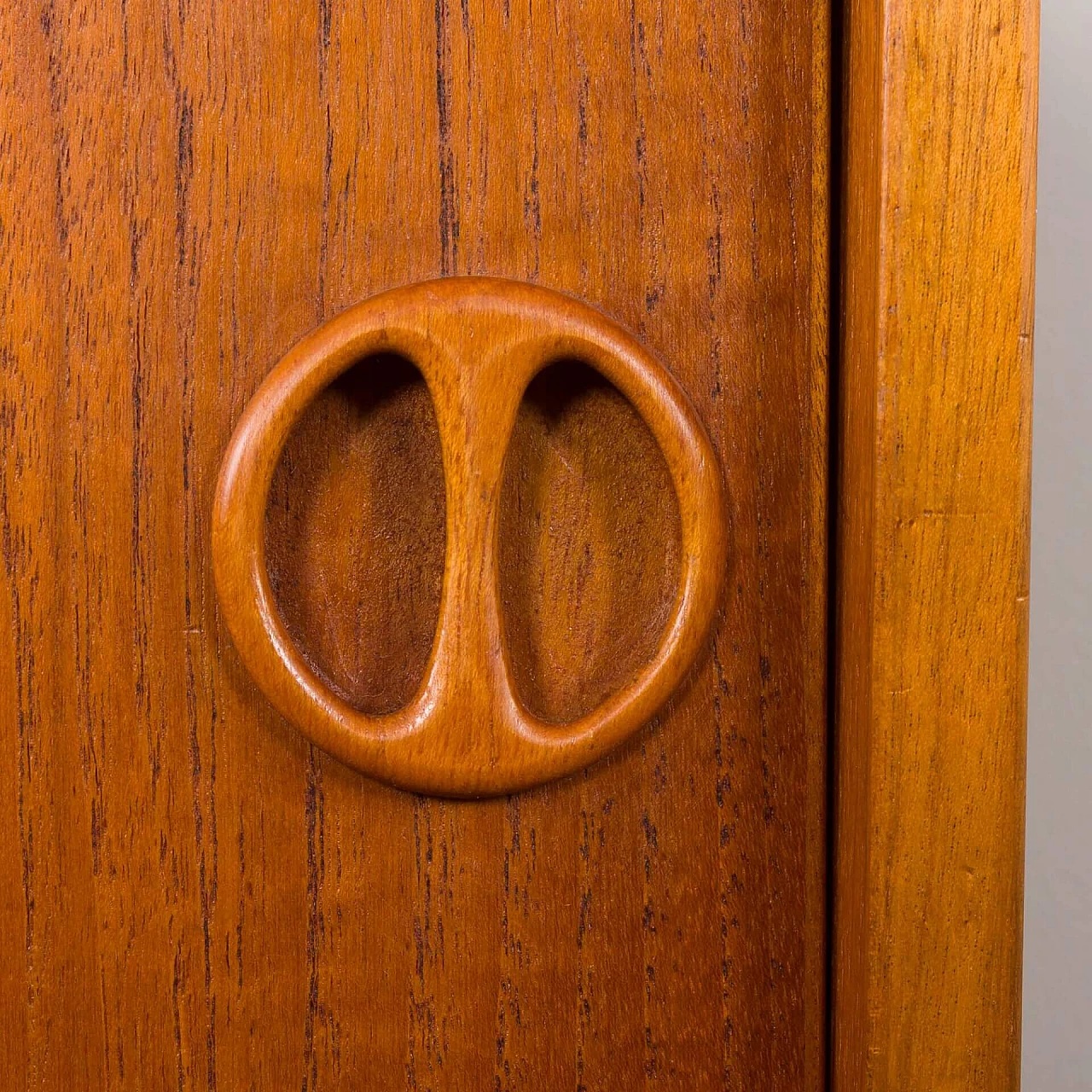 Libreria pensile in teak nello stile di Cadovius e Sorensen, anni '60 14