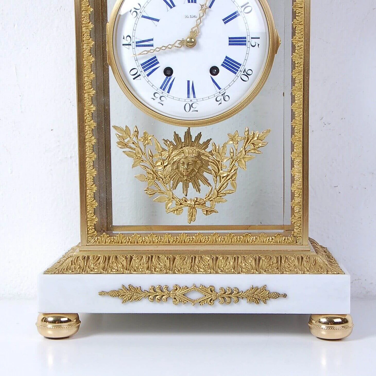 Carrara marble and gilded bronze Empire-style table clock, 1950s 2