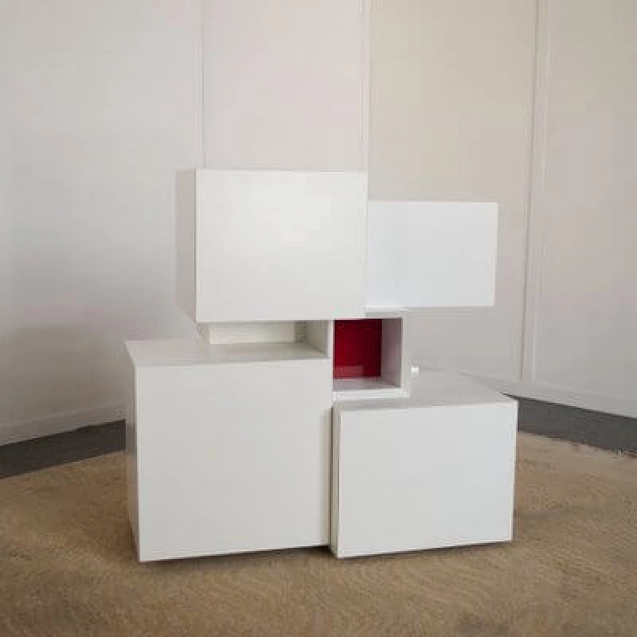 White lacquered wooden cabinet with red central insert in the style of Ludovico Acerbis, 1970s 1