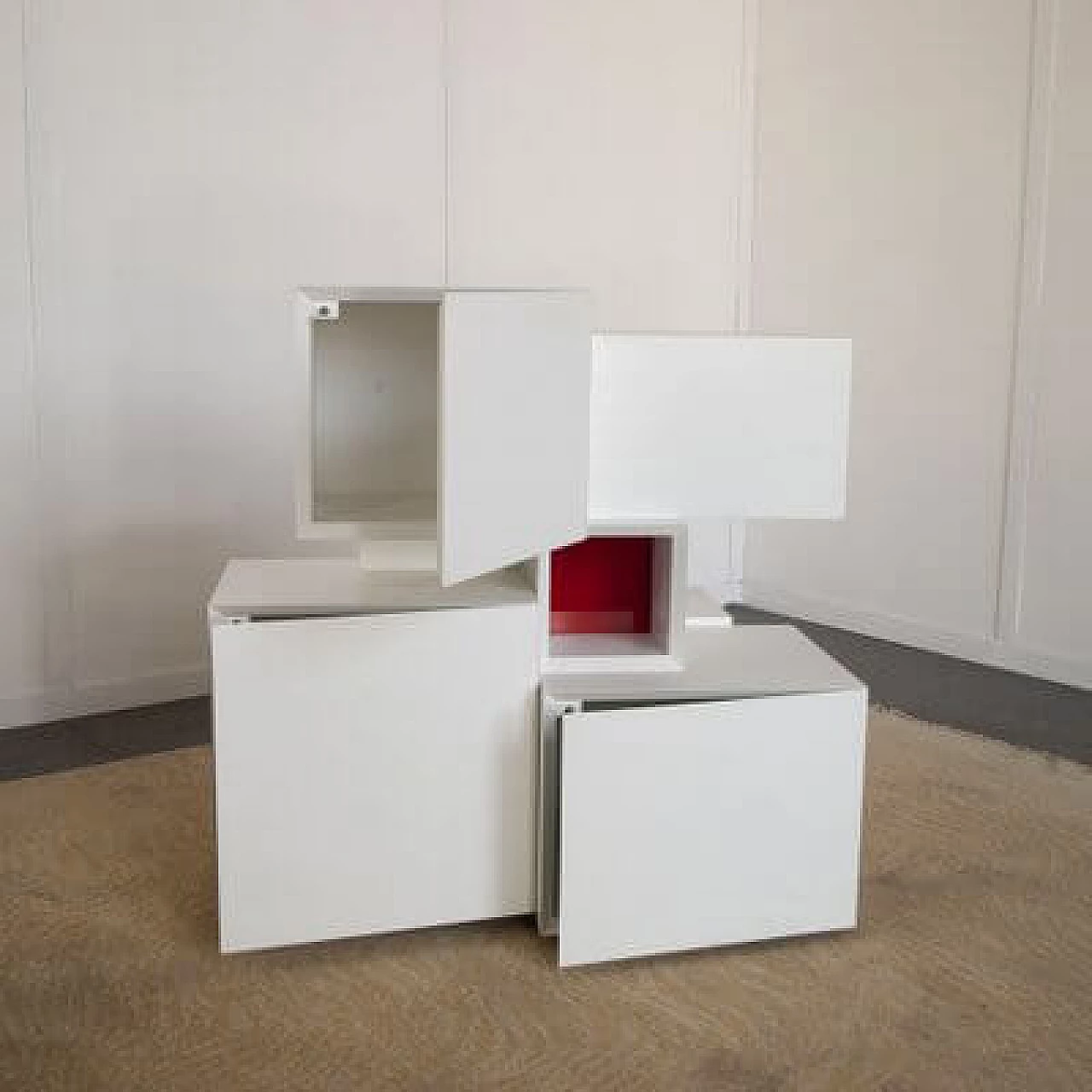 White lacquered wooden cabinet with red central insert in the style of Ludovico Acerbis, 1970s 2