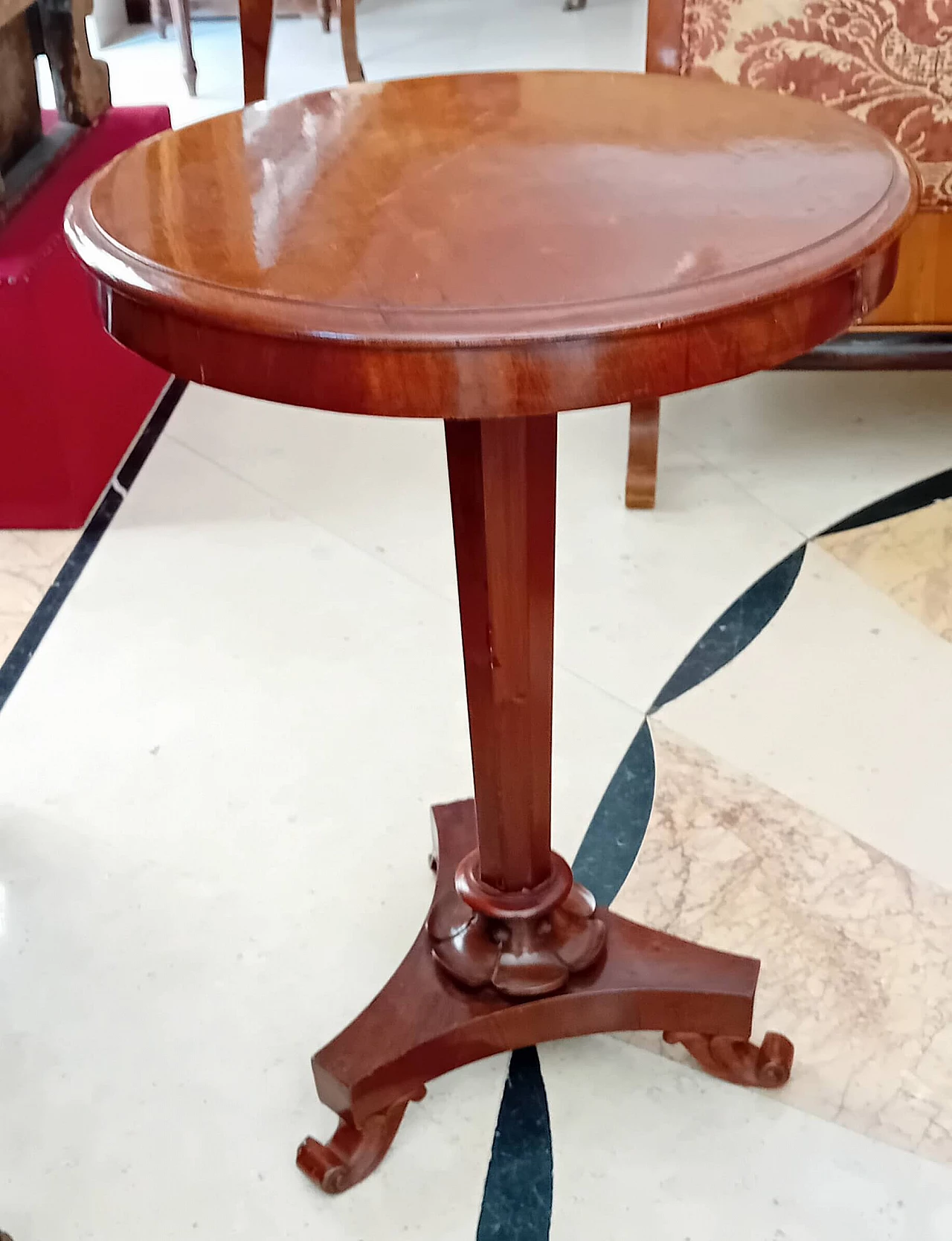 English mahogany guéridon, first half of the 19th century 1