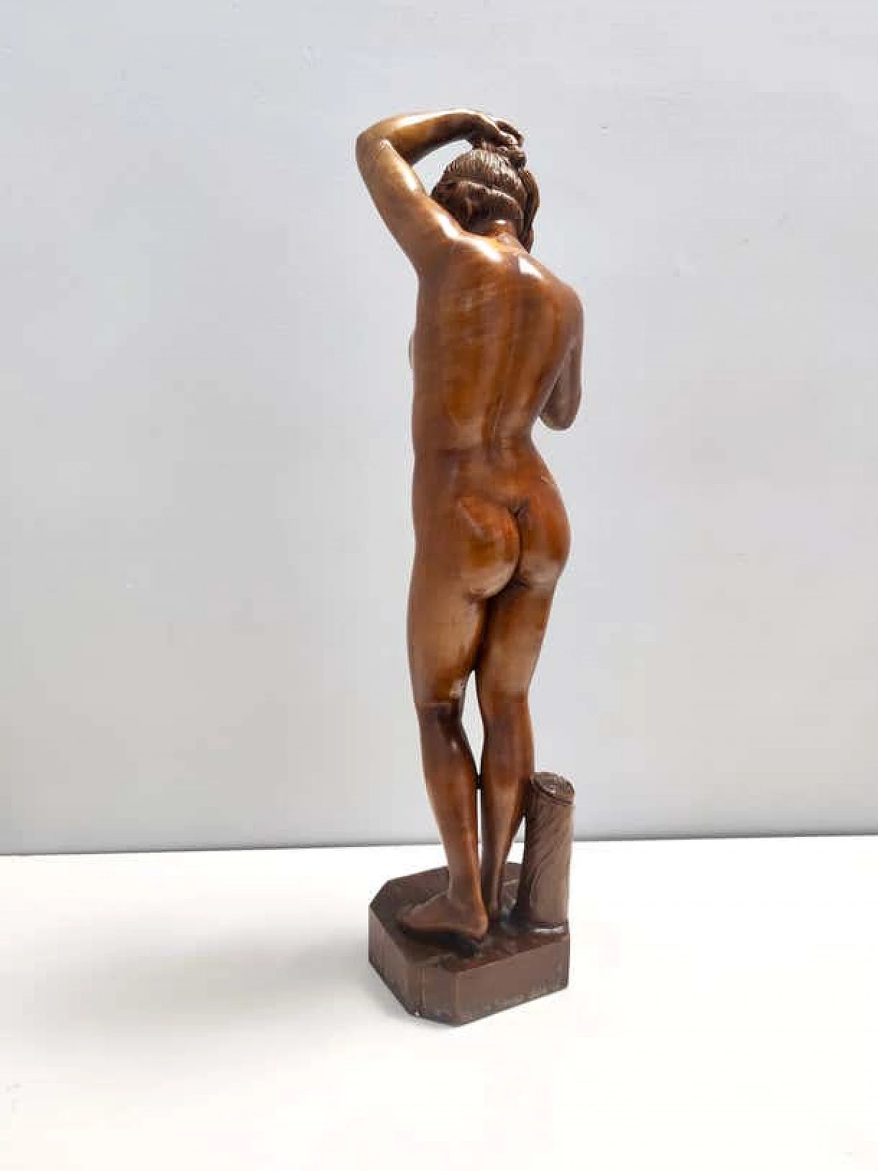 Scultura di nudo di donna in noce massiccio, anni '60 10