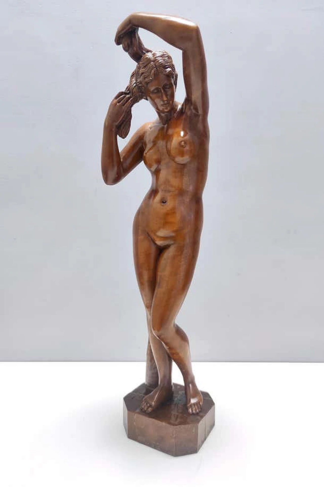 Scultura di nudo di donna in noce massiccio, anni '60 14