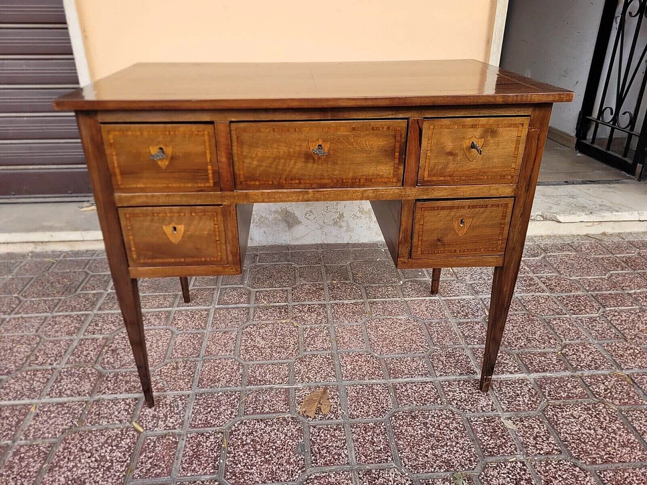 Walnut centre desk with maple fillets in Louis XVI style, early 20th century 1