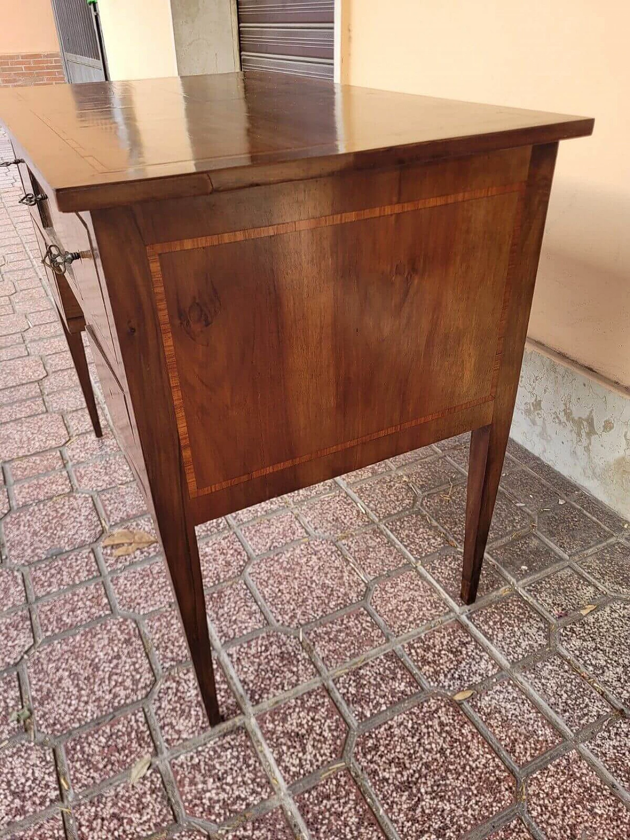 Walnut centre desk with maple fillets in Louis XVI style, early 20th century 3