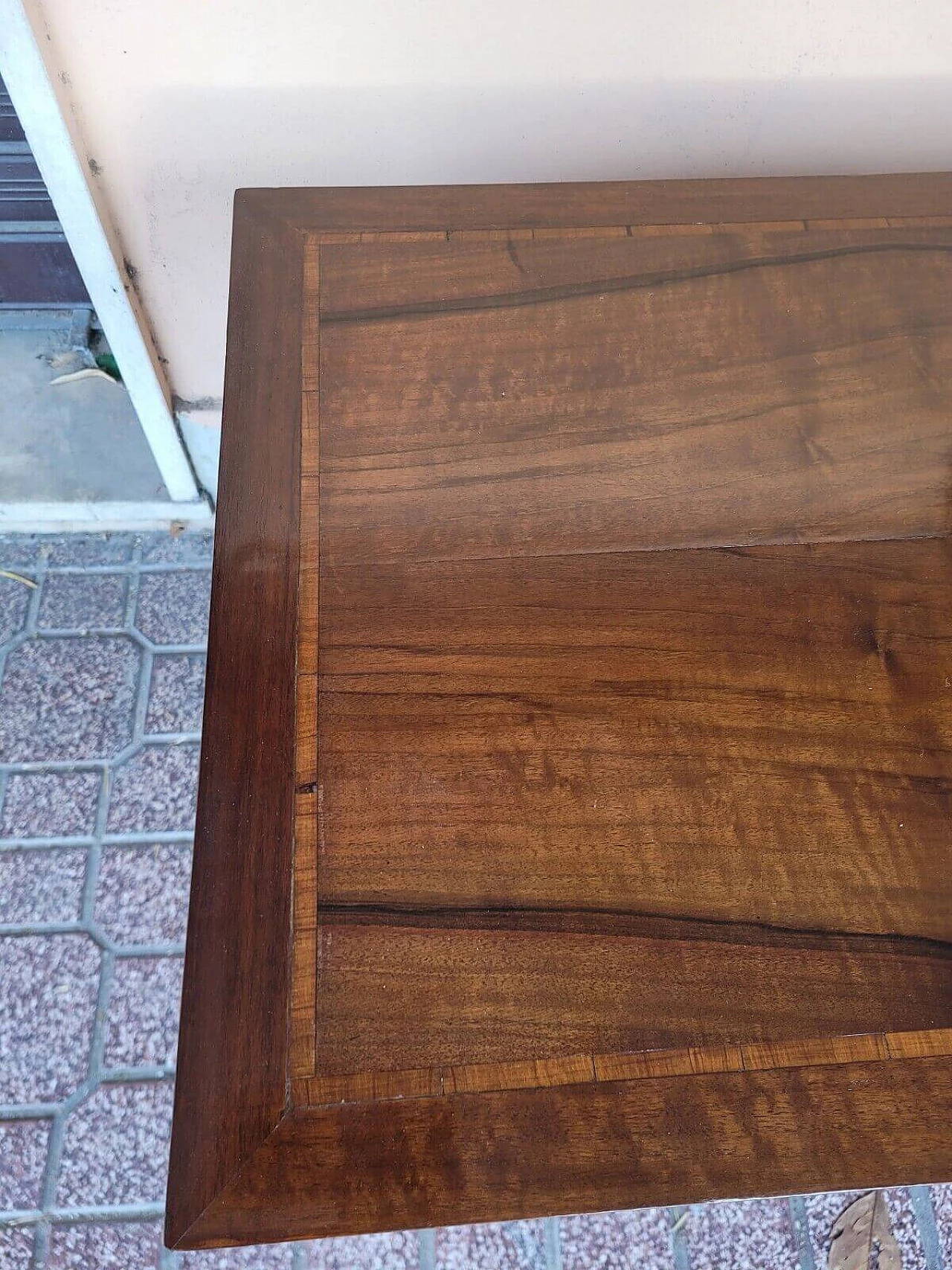 Walnut centre desk with maple fillets in Louis XVI style, early 20th century 10