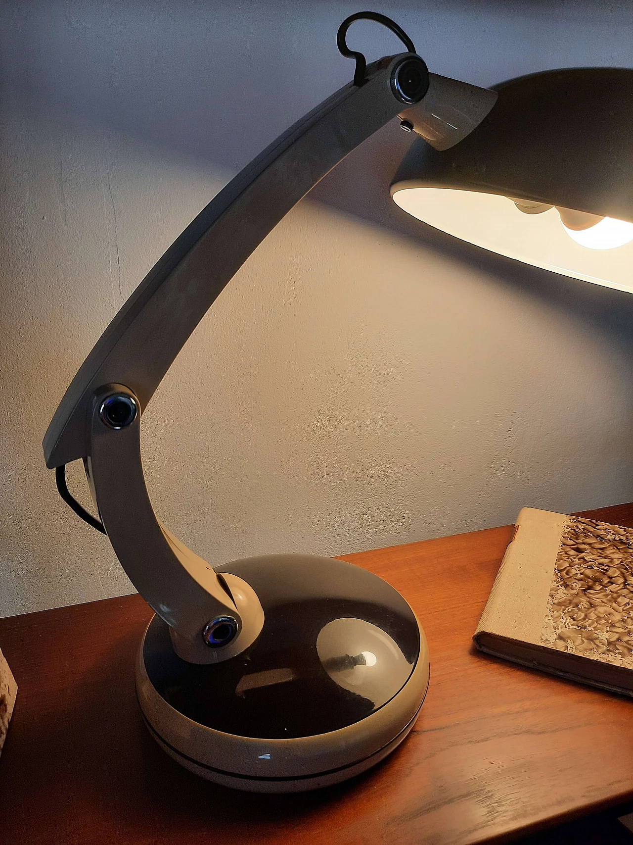 Beige and brown metal and plastic table lamp, 1970s 6