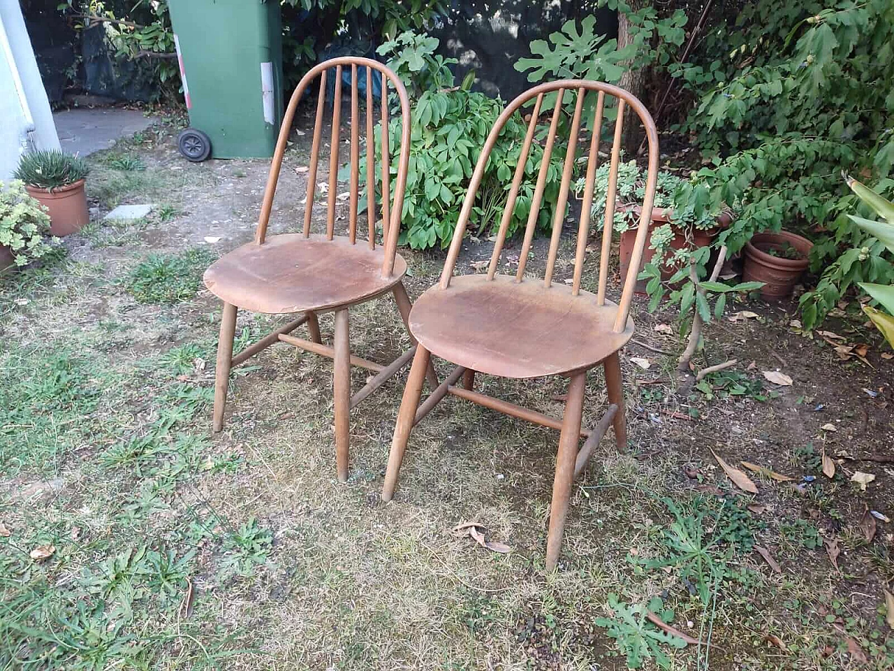 Pair of wood Windsor chairs, 1960s 12