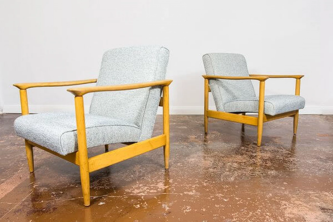 Pair of GFM-142 armchairs by Edmund Homa, 1960s 6