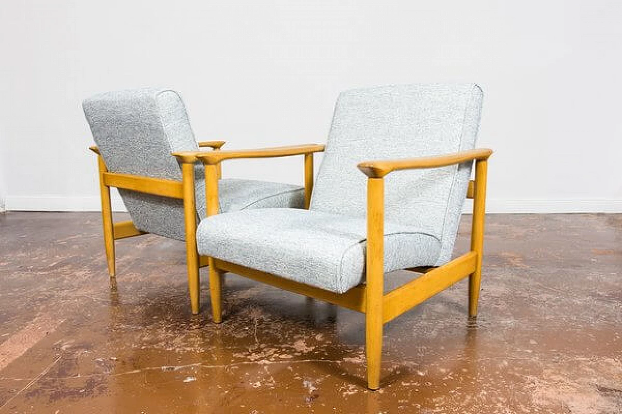 Pair of GFM-142 armchairs by Edmund Homa, 1960s 7