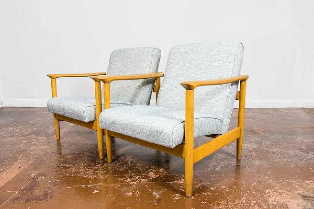 Pair of GFM-142 armchairs by Edmund Homa, 1960s 8