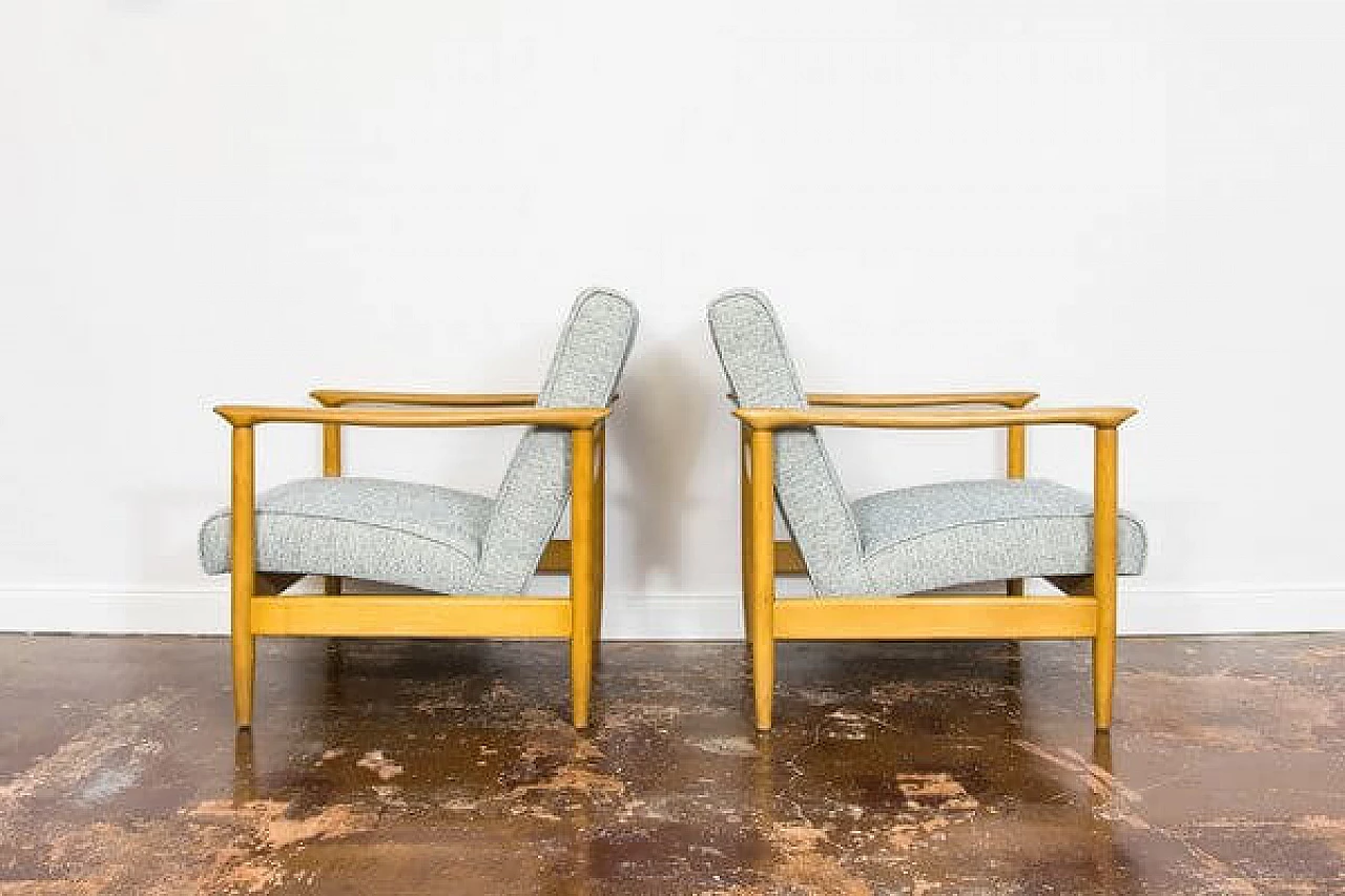 Pair of GFM-142 armchairs by Edmund Homa, 1960s 17