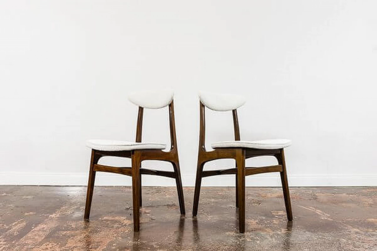 8 White dining chairs by Rajmund Teofil Hałas, 1960s 1