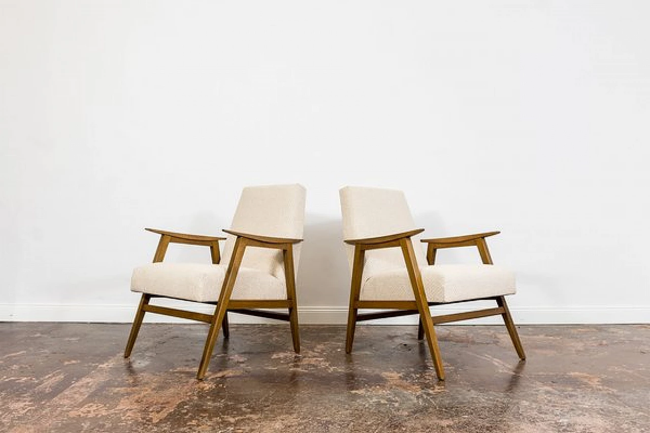 Pair of Chodzież armchairs, 1960s 10