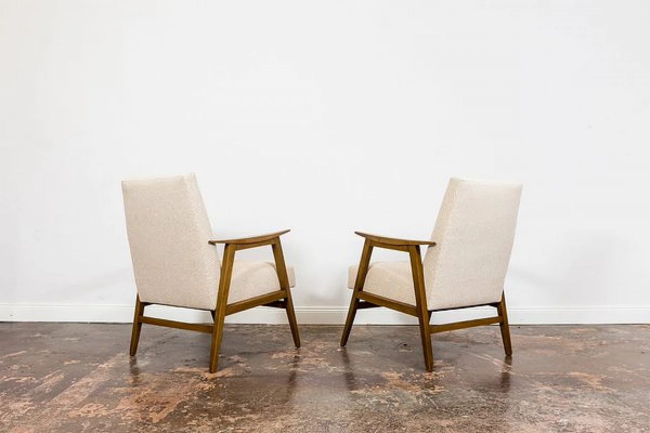 Pair of Chodzież armchairs, 1960s 13