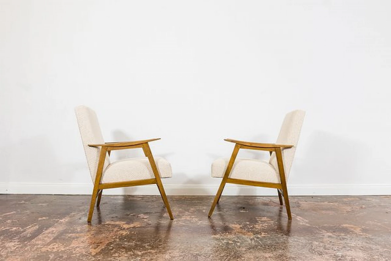 Pair of Chodzież armchairs, 1960s 16