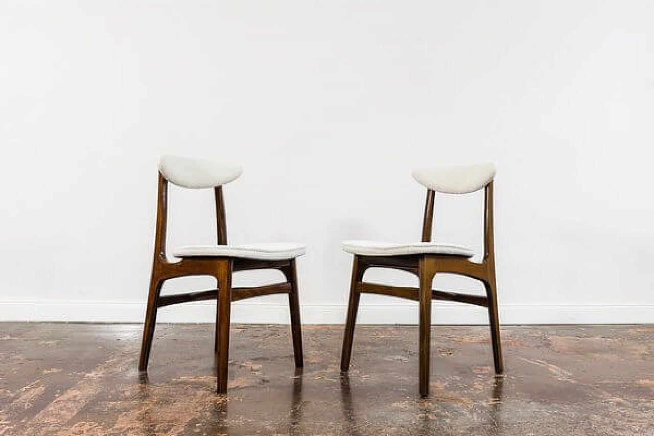 8 White dining chairs by Rajmund Teofil Hałas, 1960s 13