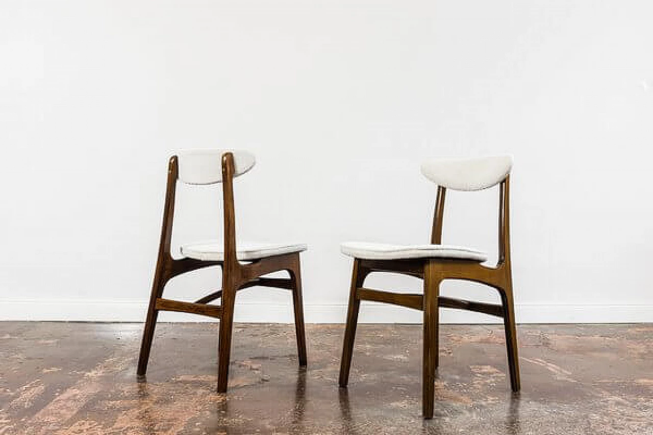 8 White dining chairs by Rajmund Teofil Hałas, 1960s 20