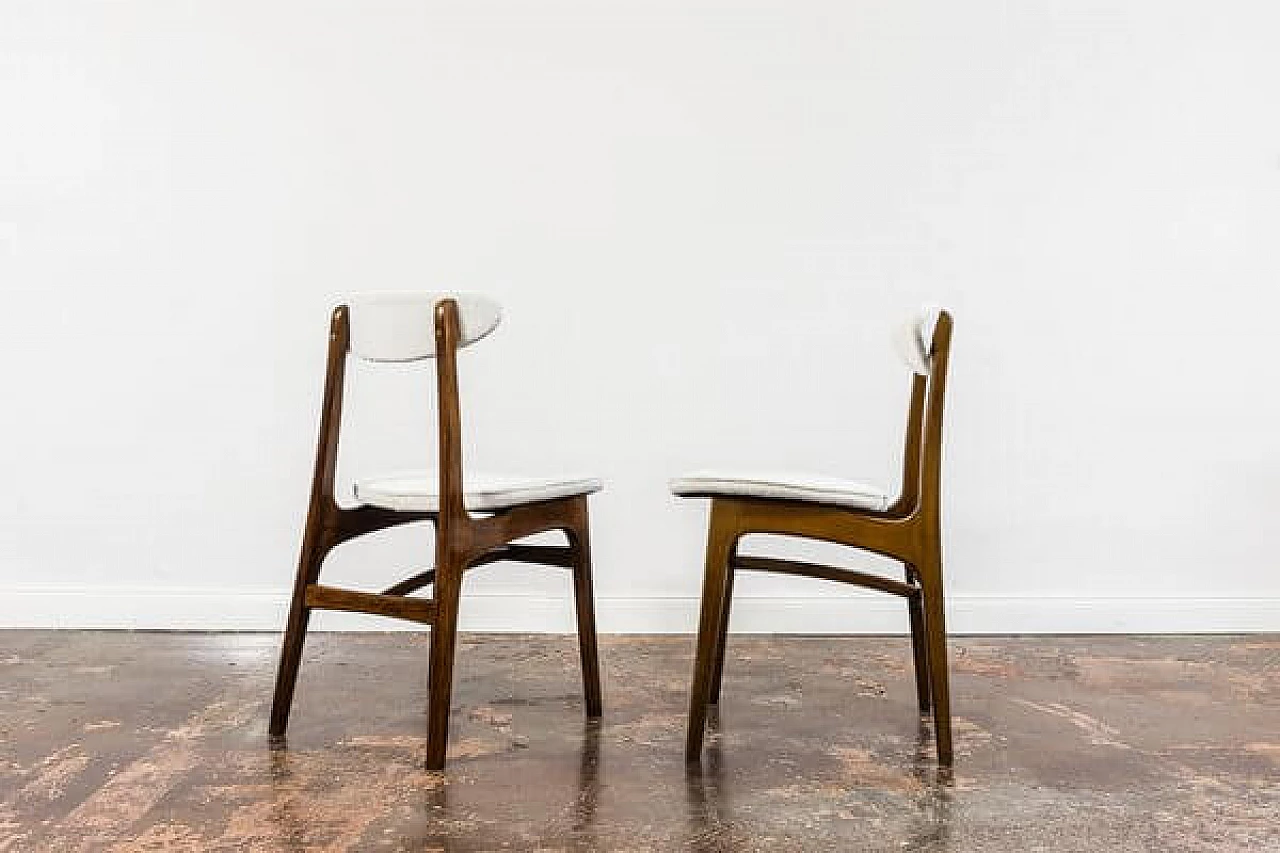 8 White dining chairs by Rajmund Teofil Hałas, 1960s 21