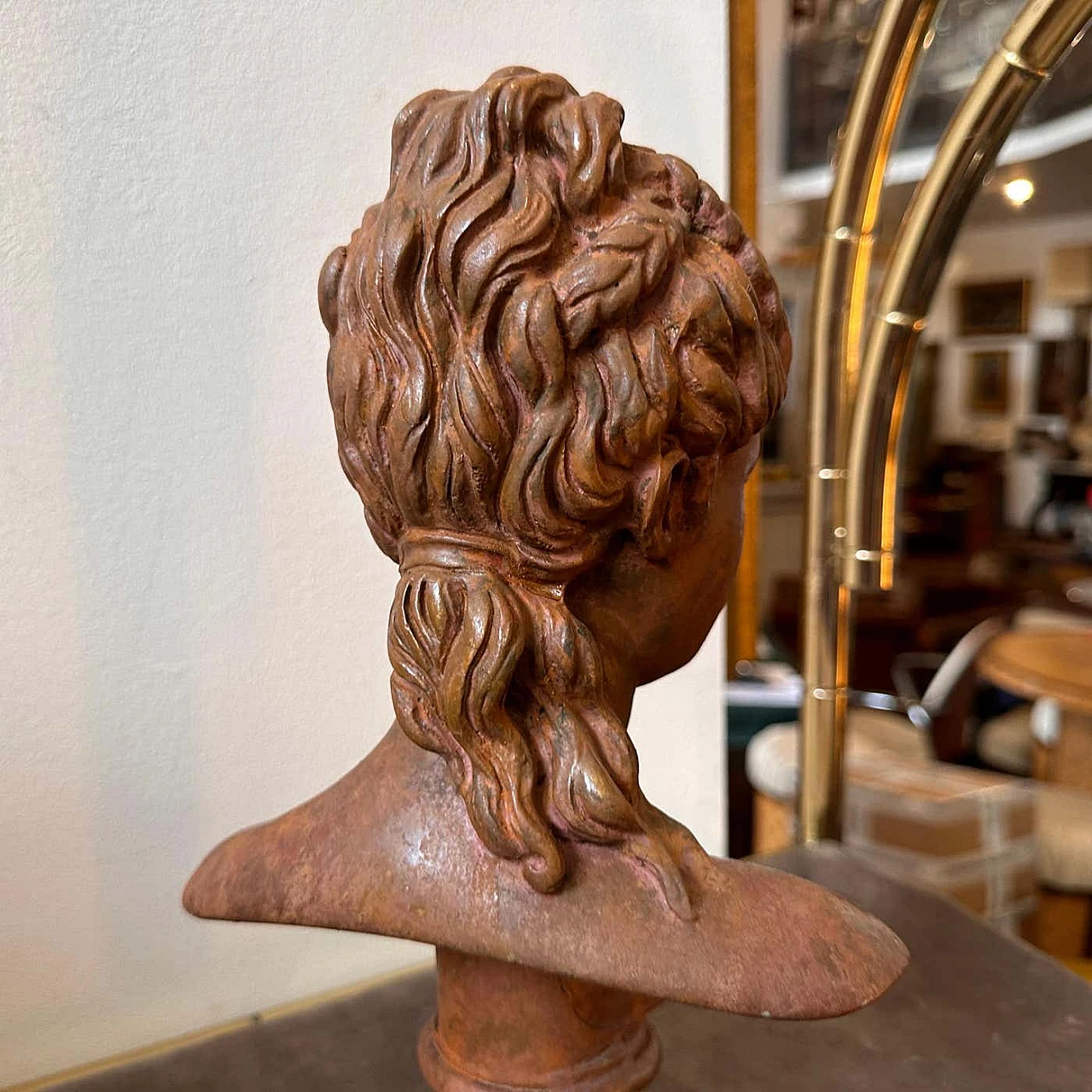 Metal bust of a woman in Neoclassical style with red patina, early 20th century 10