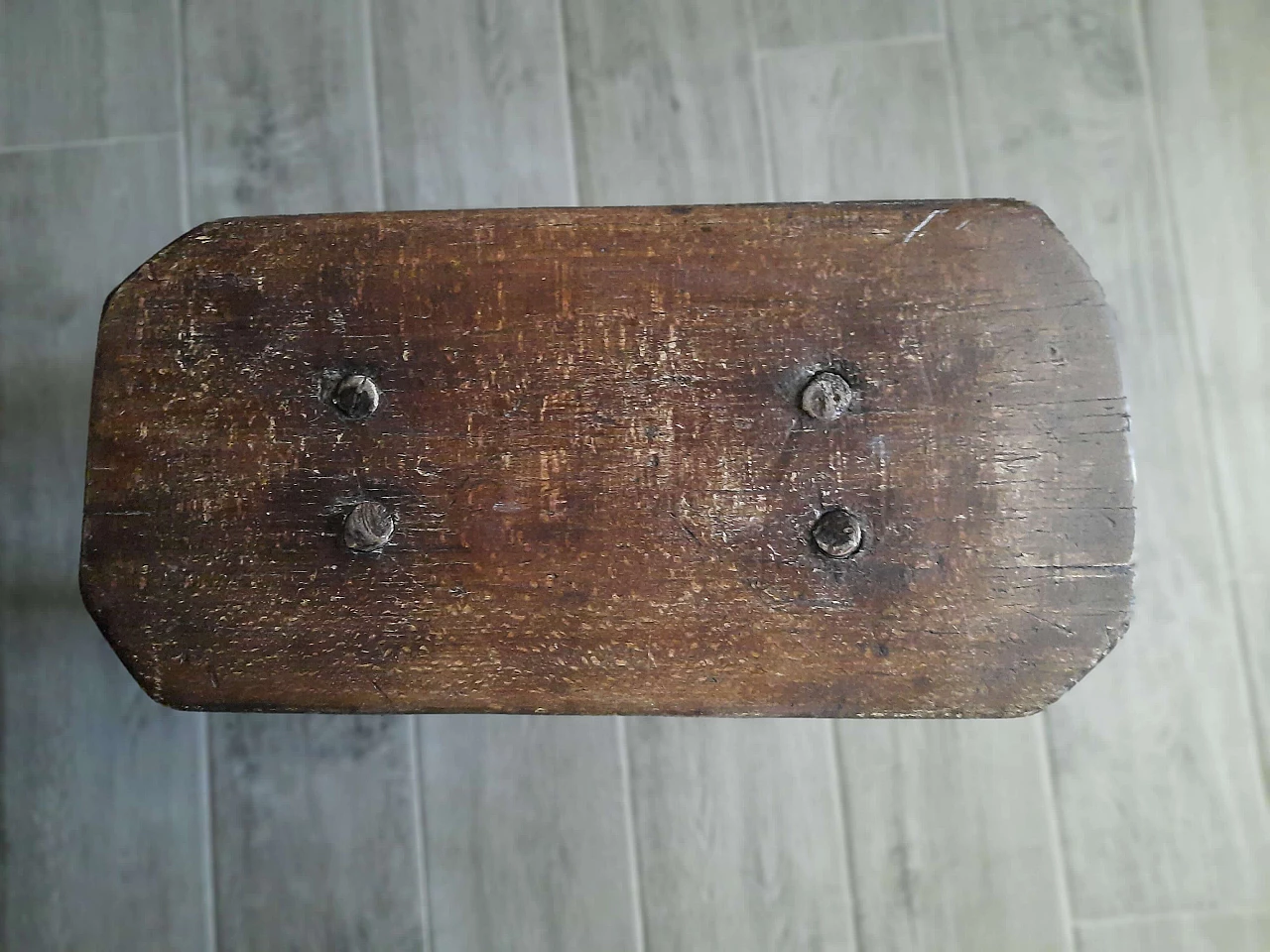 Solid spruce milking stool, early 20th century 4