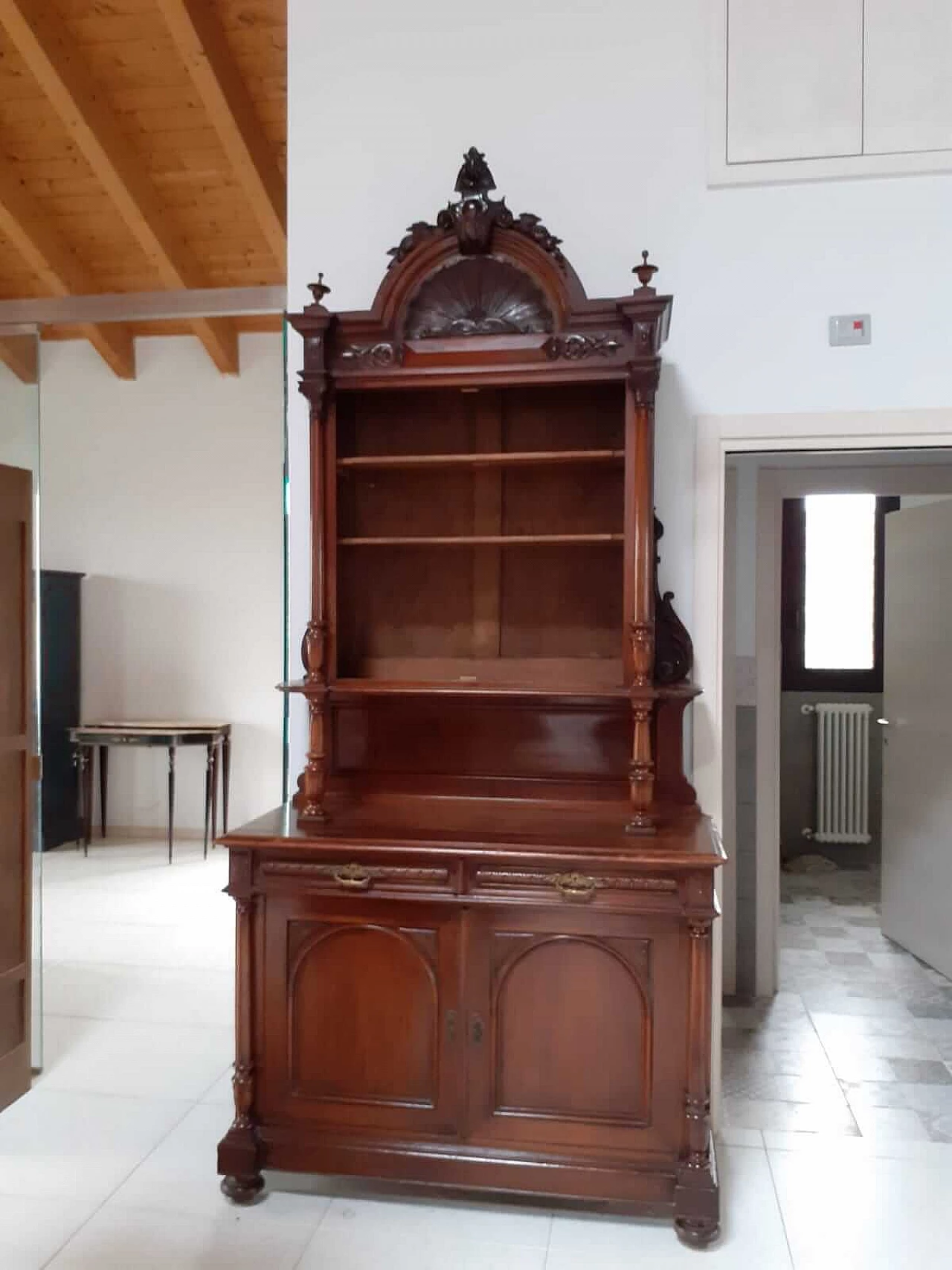 Credenza Liberty in noce massello, fine ‘800 2