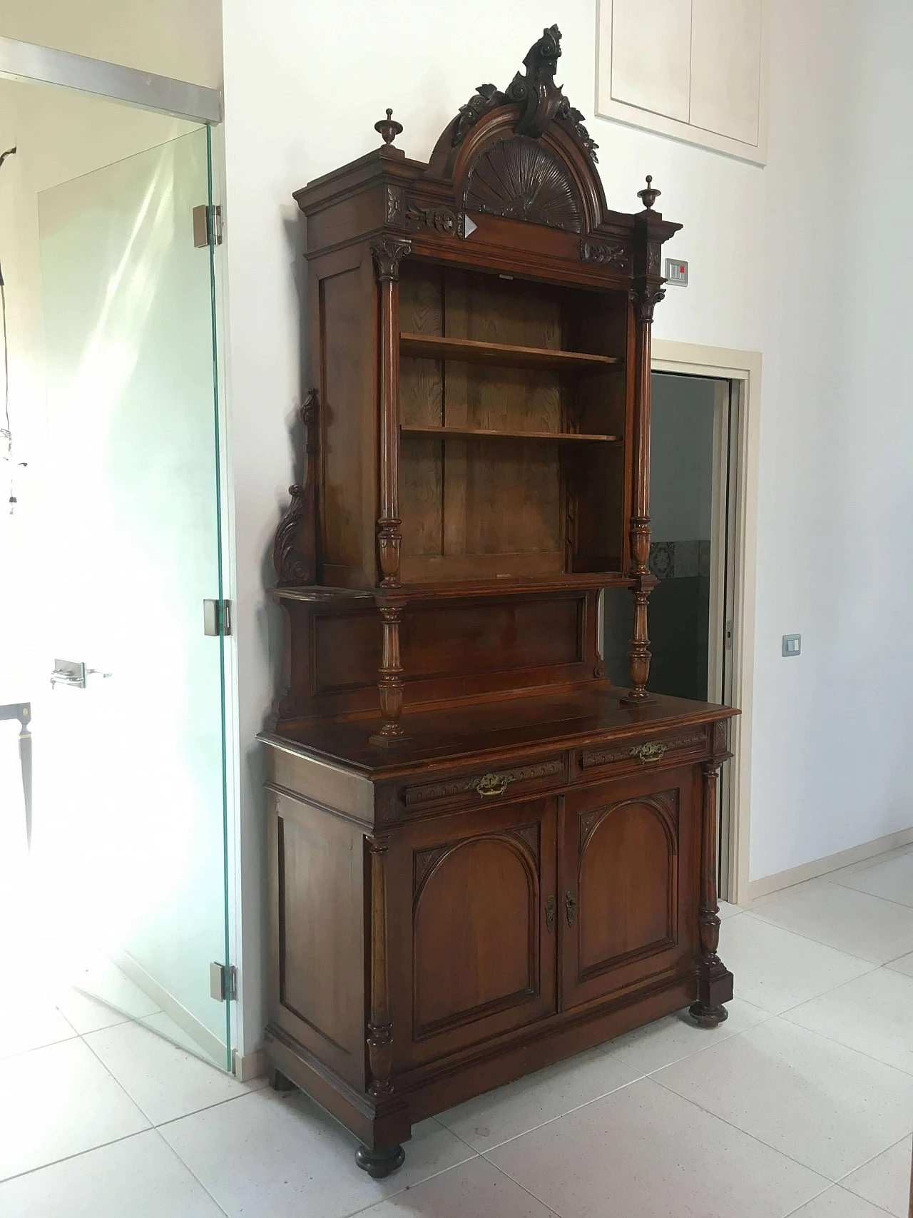 Art Nouveau sideboard in solid walnut, late 19th century 4