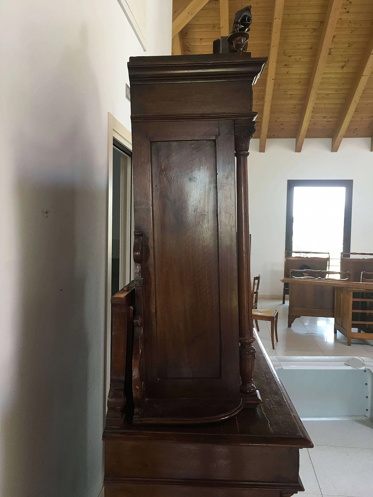 Art Nouveau sideboard in solid walnut, late 19th century 13