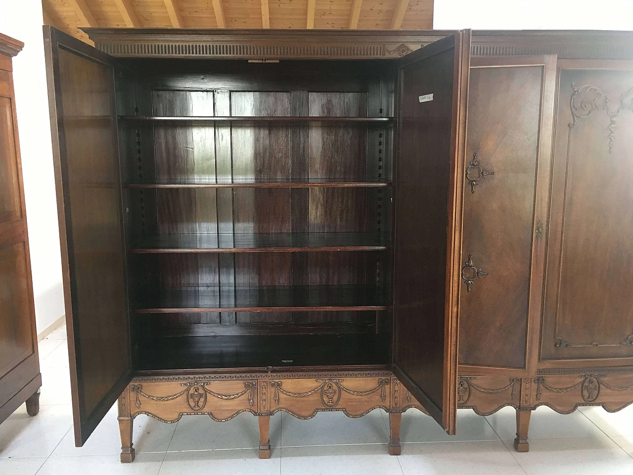 Louis XVI style wardrobe veneered in mahogany, late 19th century 8