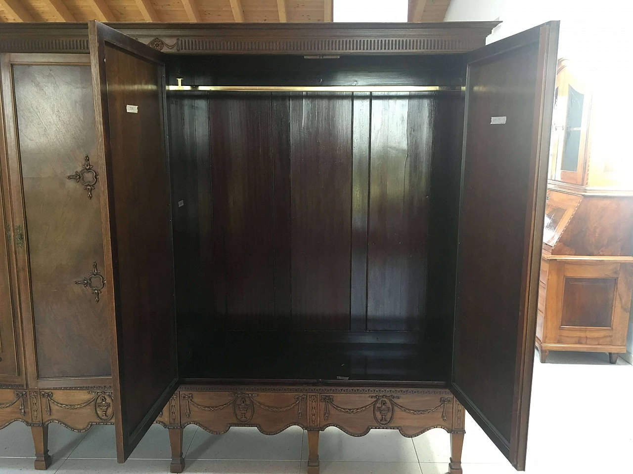 Louis XVI style wardrobe veneered in mahogany, late 19th century 12