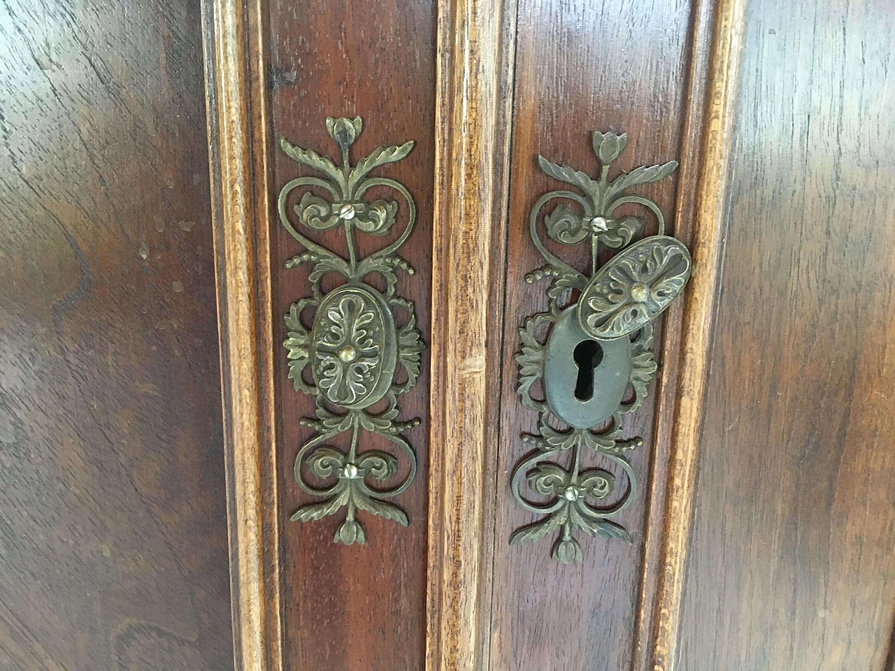 Louis XVI style wardrobe veneered in mahogany, late 19th century 14