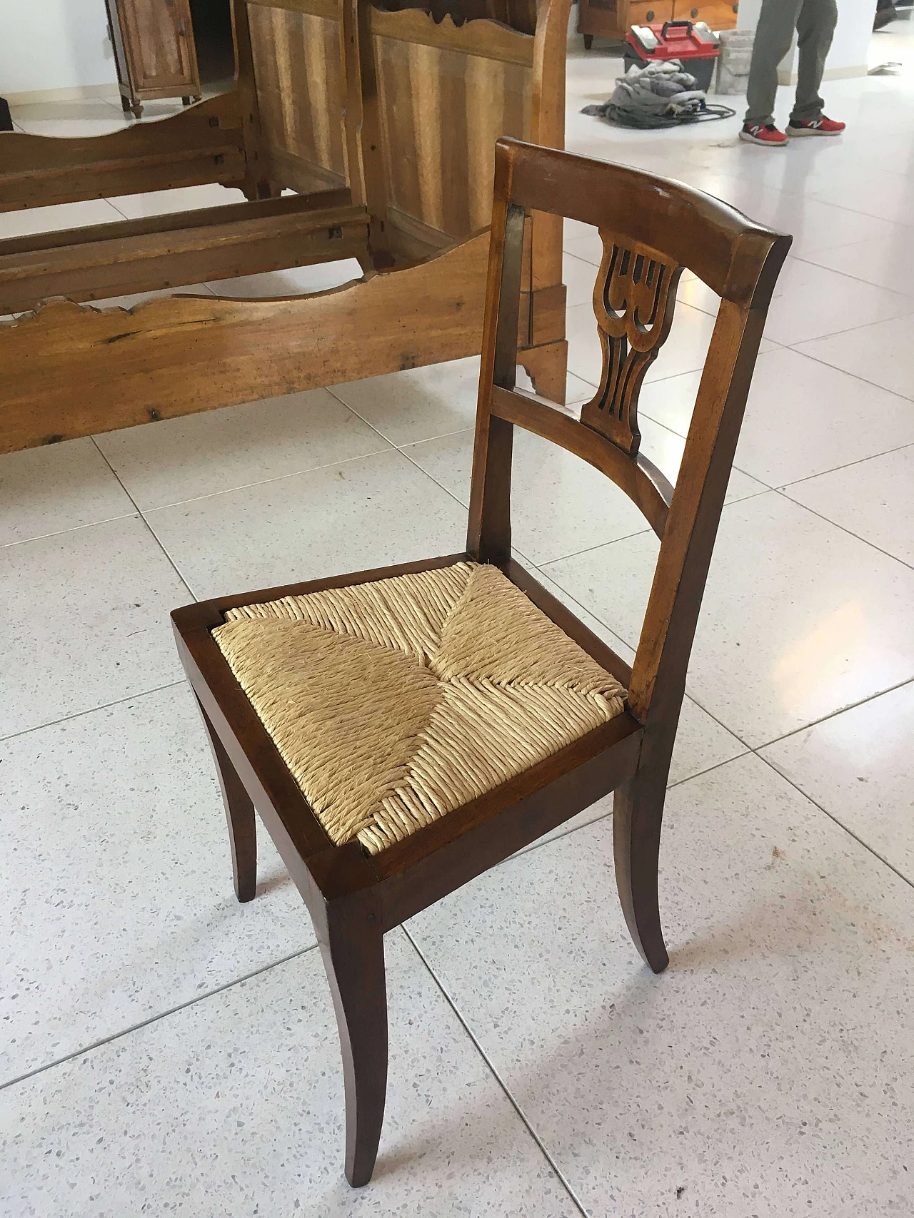 4 Walnut Direttorio chairs, late 18th century 4