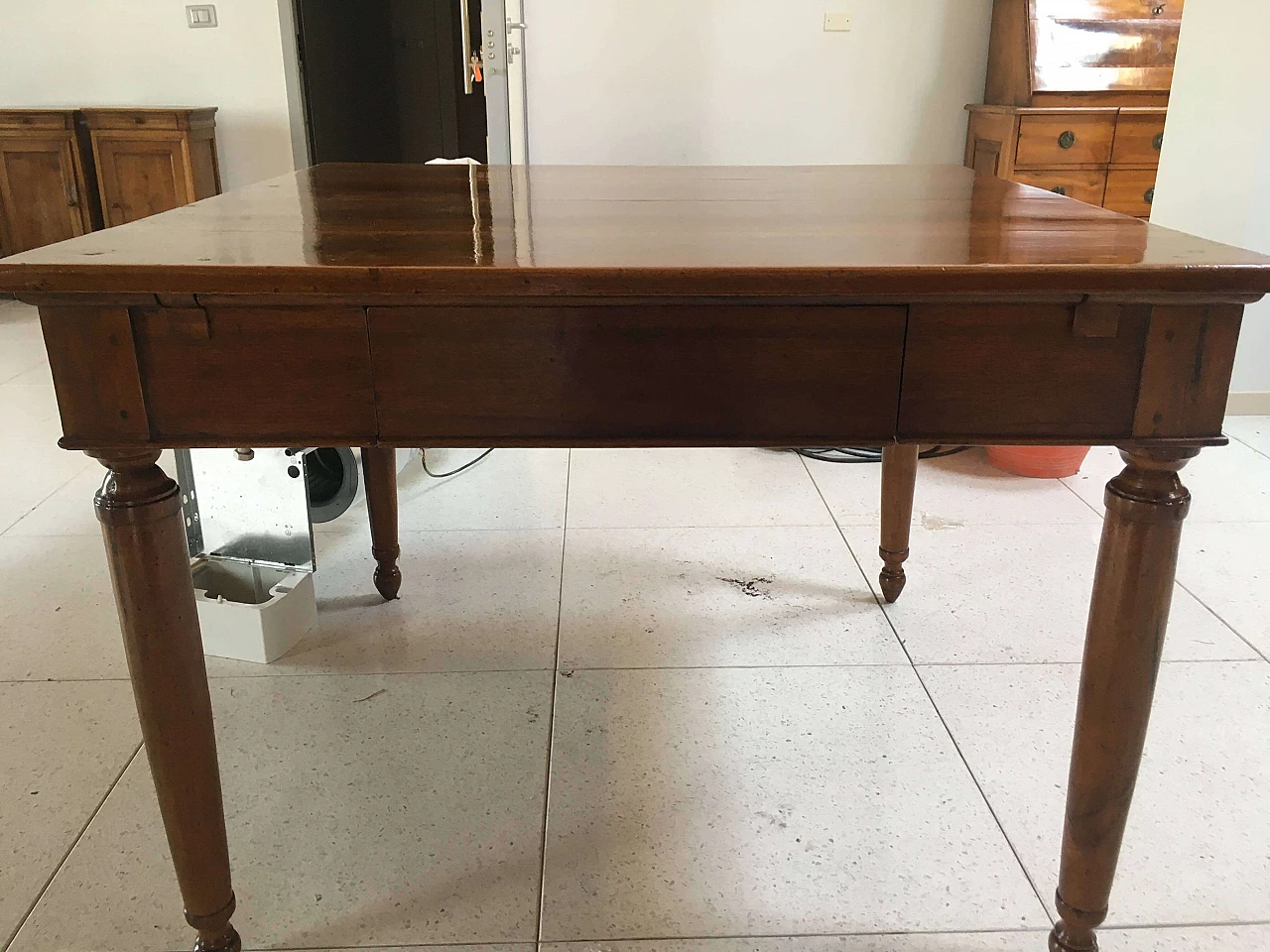 Directoire walnut extendable table with drawer, early 19th century 15