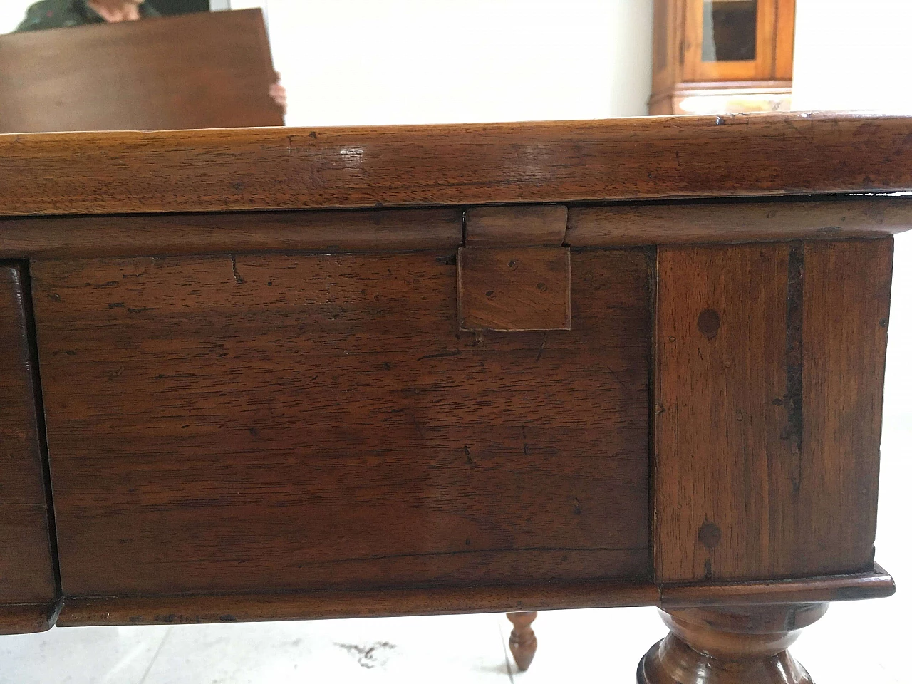 Directoire walnut extendable table with drawer, early 19th century 16