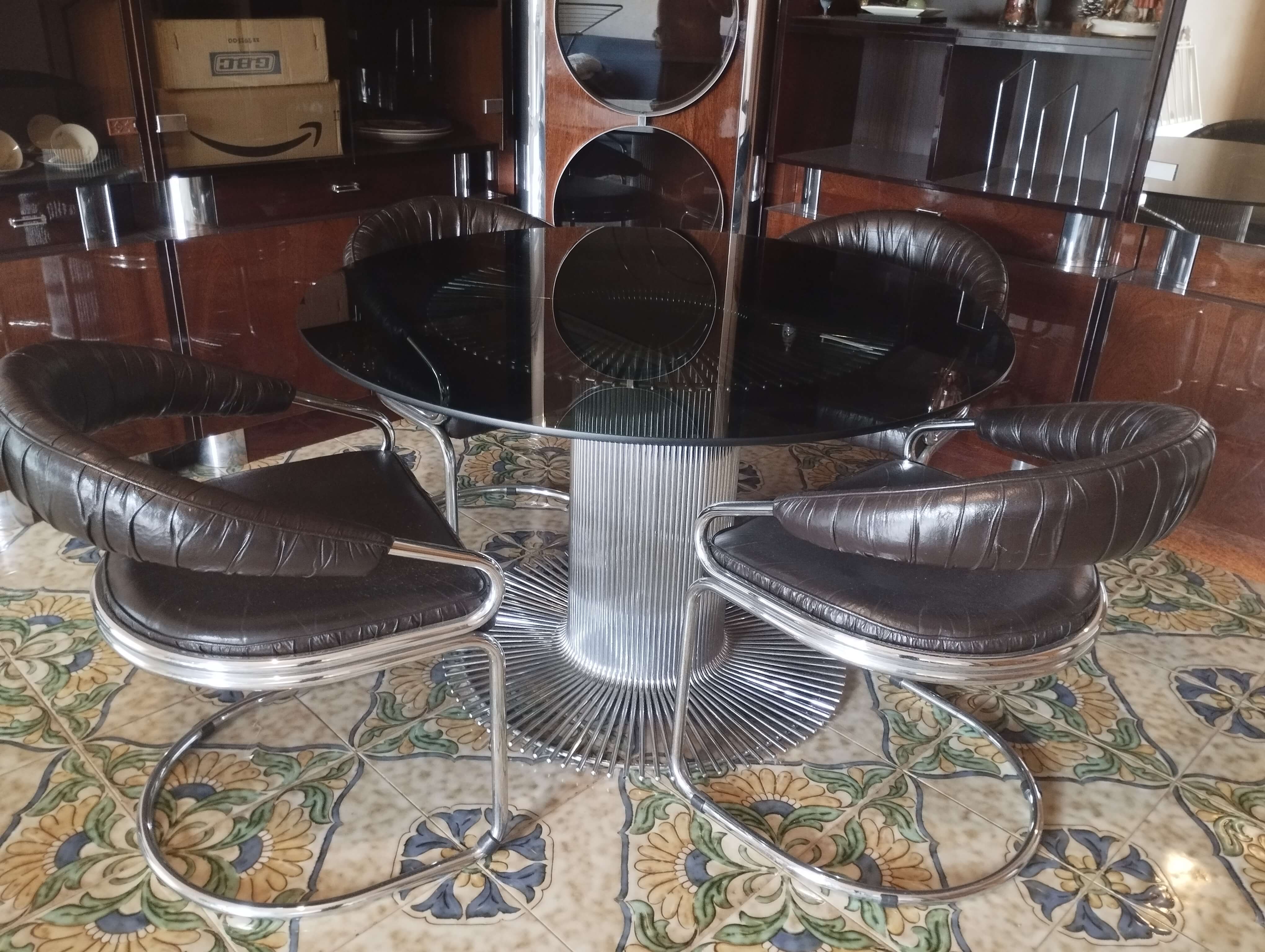 Sedie da pranzo moderne in metallo cromato attribuite a Giotto Stoppino per  Kartell, anni '70, set di 4 in vendita su Pamono