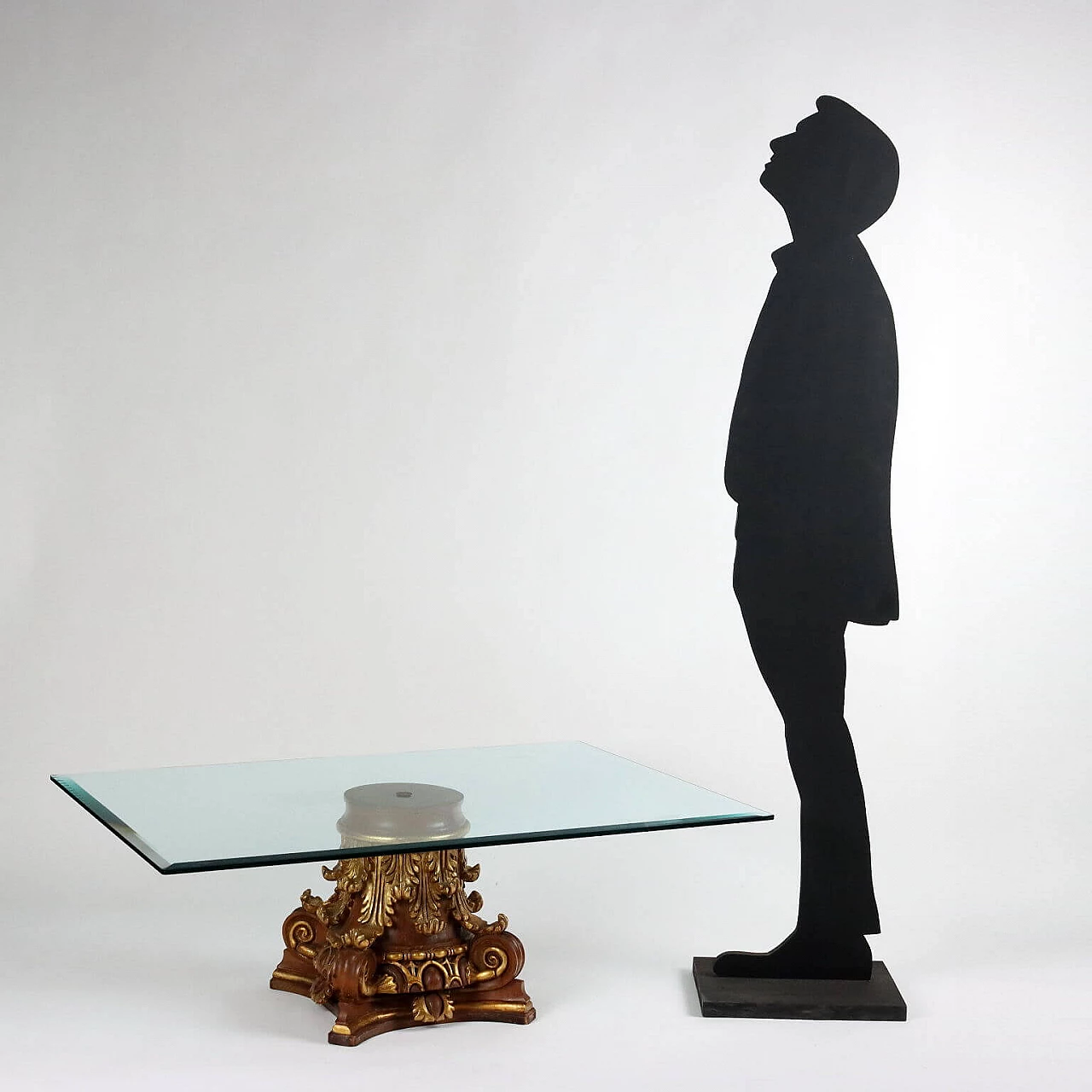 Carved, lacquered and gilded wood coffee table with glass top 2