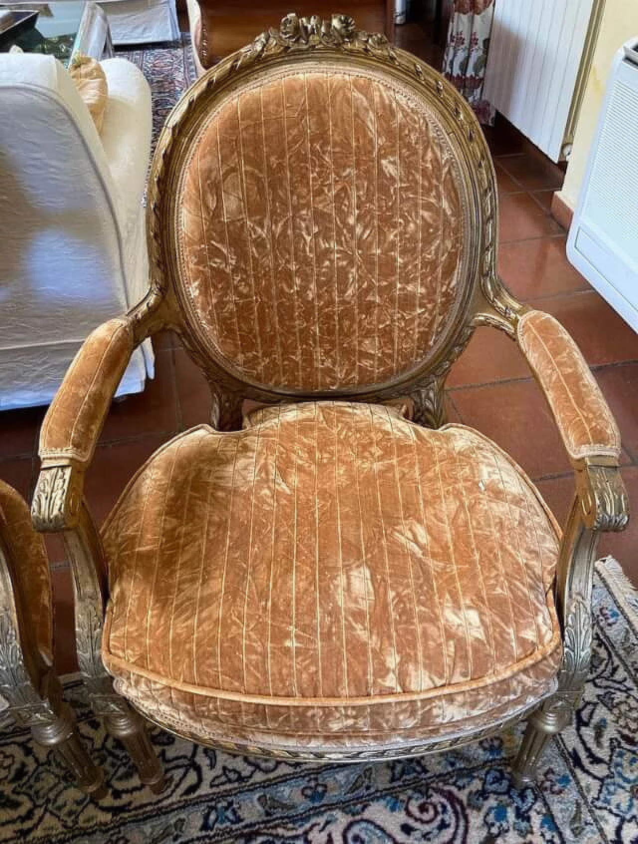 Sofa and pair of armchairs in gilded wood and velvet, 18th century 3