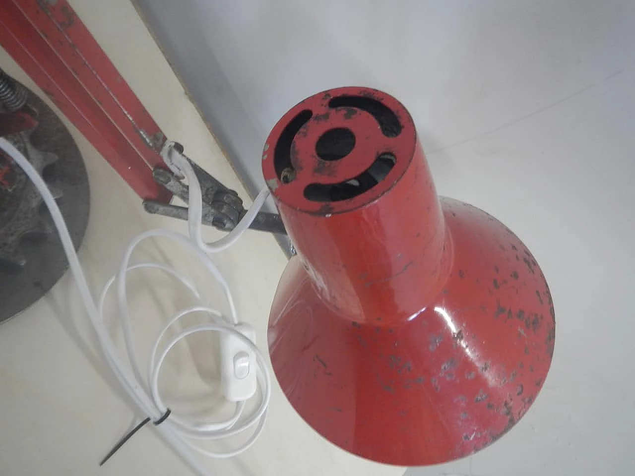 Lampada da tavolo LB Den Mark in metallo rosso e bianco, anni '60 7