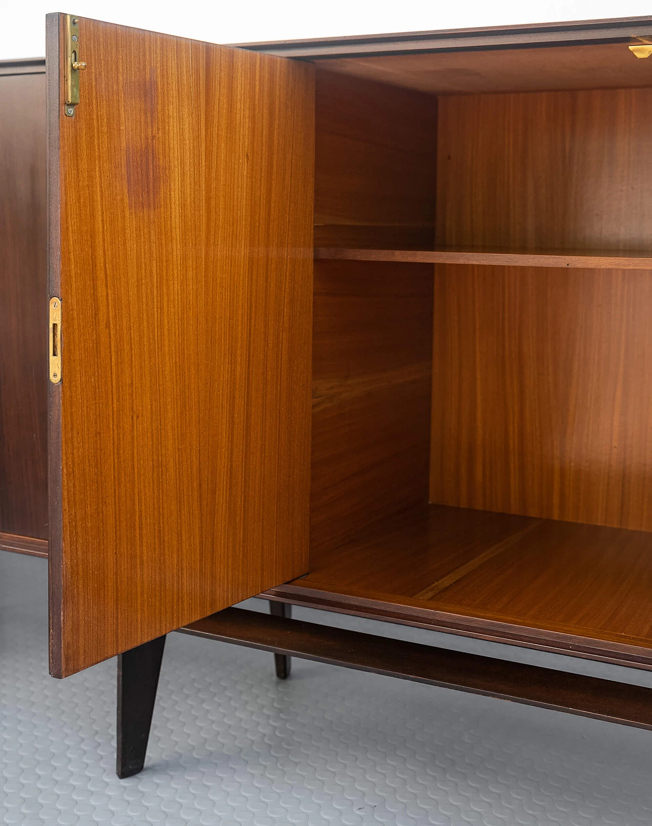 Rosewood veneered sideboard by Edmondo Palutari for Dassi, 1960s 4