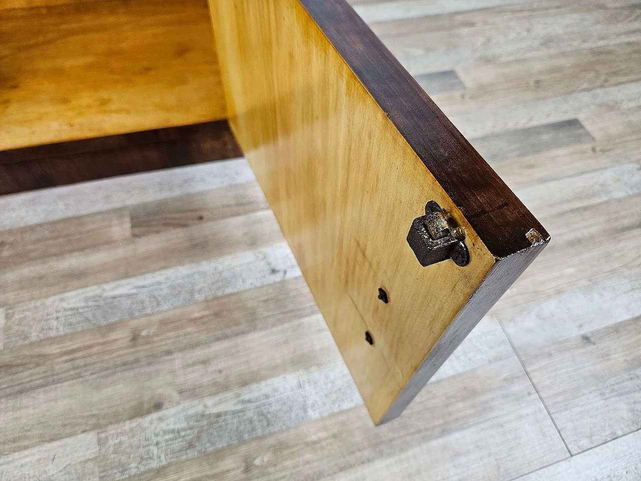 Pair of Art Deco mahogany bedside tables, 1940s 33